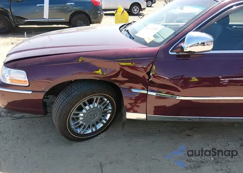 2008 Lincoln Town Car Signature L z USA, uszkodzony, nr VIN 2LNHM85W68X644324